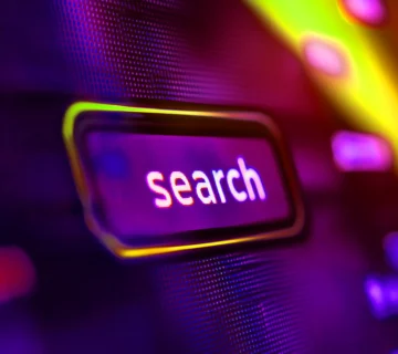 Google 推出了一項新功能，能自動從商家的行銷內容中擷取資訊，以提升其在 Google 產品中的可見度。